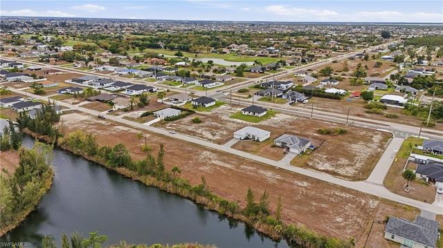 2009 NW 24th AVE, Cape Coral, FL 33993