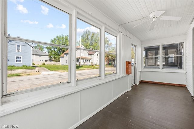 299 NW 5th Street NW, Barberton, OH 44203