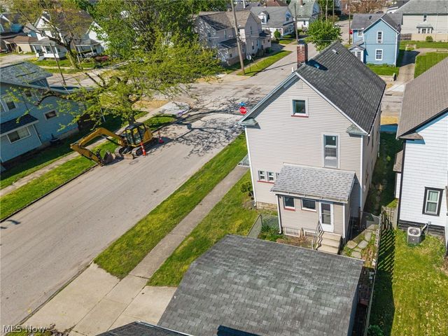 299 NW 5th Street NW, Barberton, OH 44203