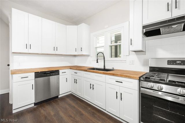 299 NW 5th Street NW, Barberton, OH 44203