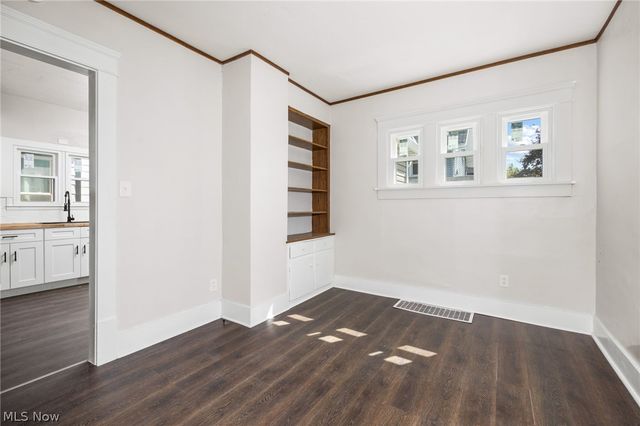 299 NW 5th Street NW, Barberton, OH 44203