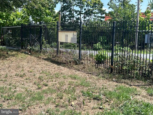 2405 DOUGLAS STREET, Washington, DC 20018