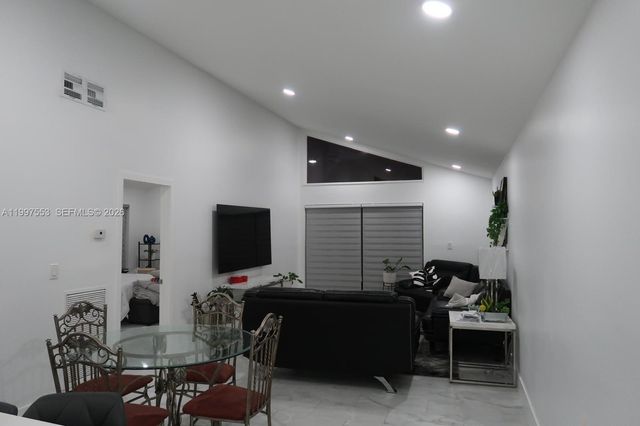 1717 NW 72nd Ave 67, Plantation, FL 33313