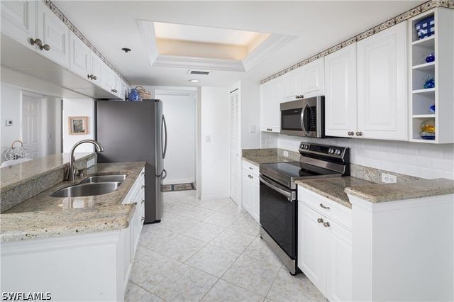 5550 Heron Point DR 305, Naples, FL 34108