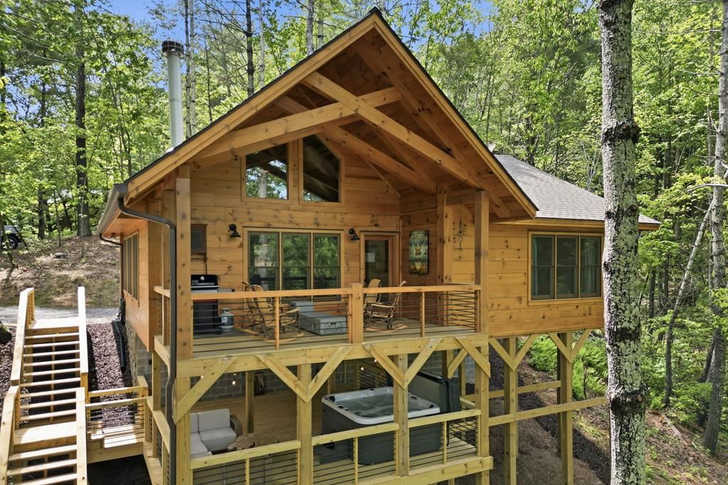 85 Christopher Drive, Ellijay, GA 30540