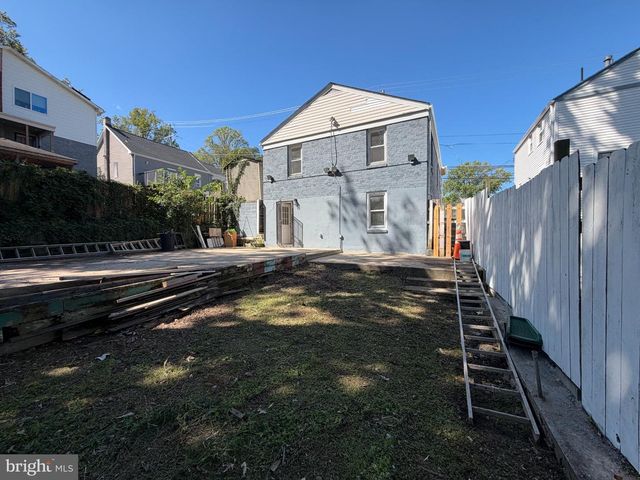 1116 LARCHMONT AVE, Capitol Heights, MD 20743