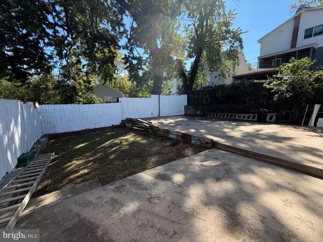 1116 LARCHMONT AVE, Capitol Heights, MD 20743