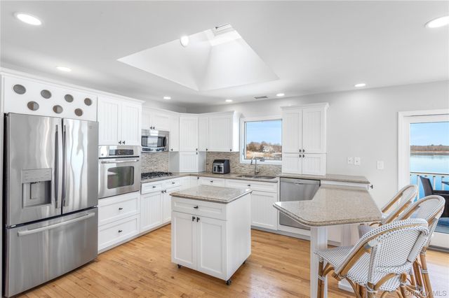 2 Bayside Avenue, East Quogue, NY 11942