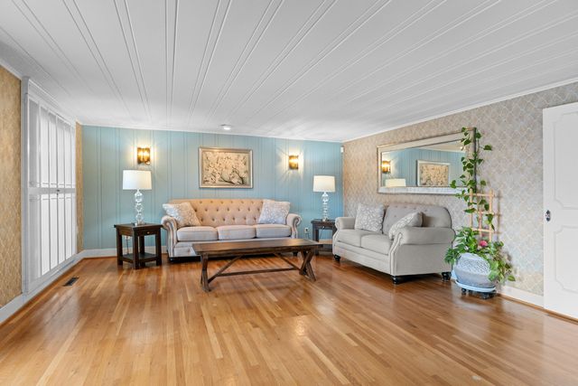 531 E Walnut Street, Exeter, CA 93221