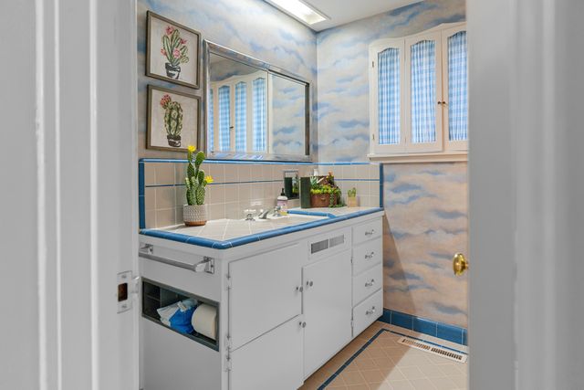 531 E Walnut Street, Exeter, CA 93221