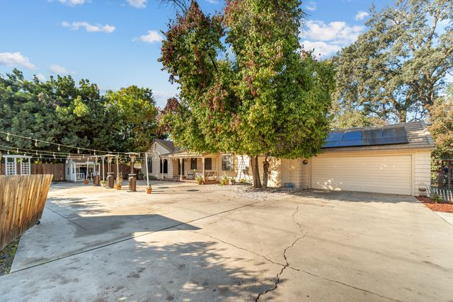 531 E Walnut Street, Exeter, CA 93221