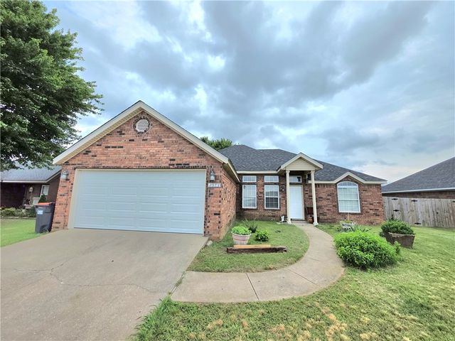 2573 Persimmon Street, Springdale, AR 72764