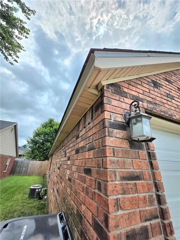 2573 Persimmon Street, Springdale, AR 72764