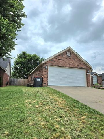 2573 Persimmon Street, Springdale, AR 72764