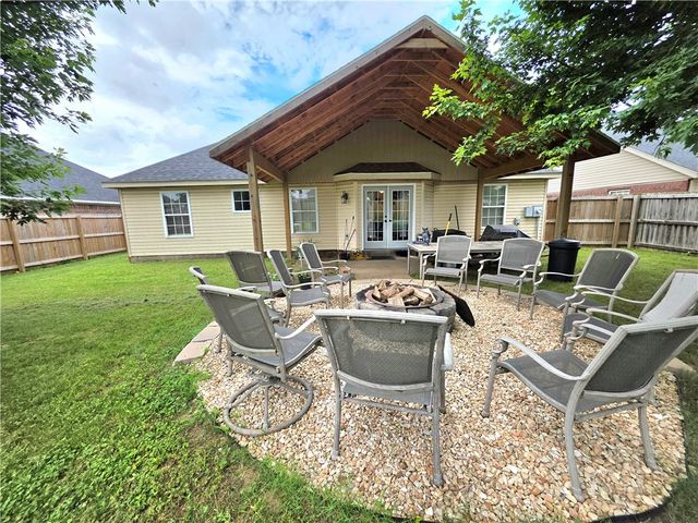 2573 Persimmon Street, Springdale, AR 72764