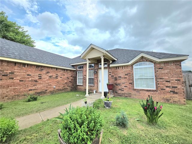 2573 Persimmon Street, Springdale, AR 72764