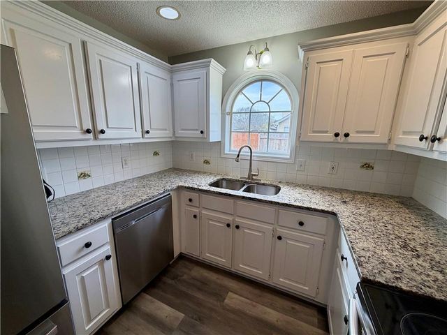 12 Greenhouse Drive SE, Cartersville, GA 30120