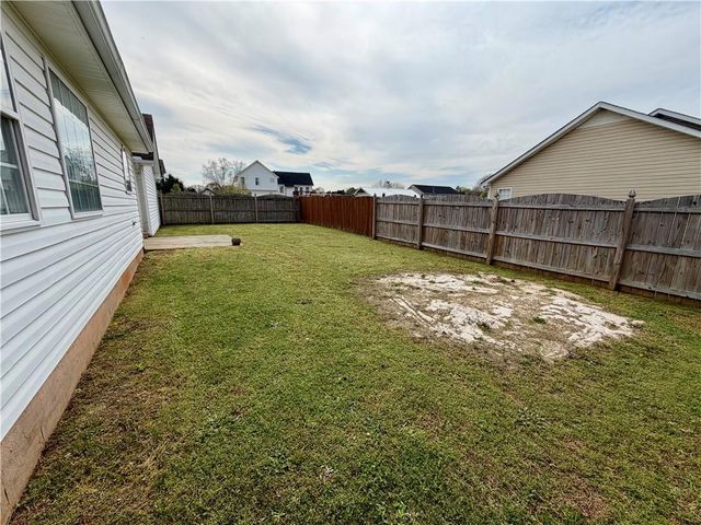 12 Greenhouse Drive SE, Cartersville, GA 30120