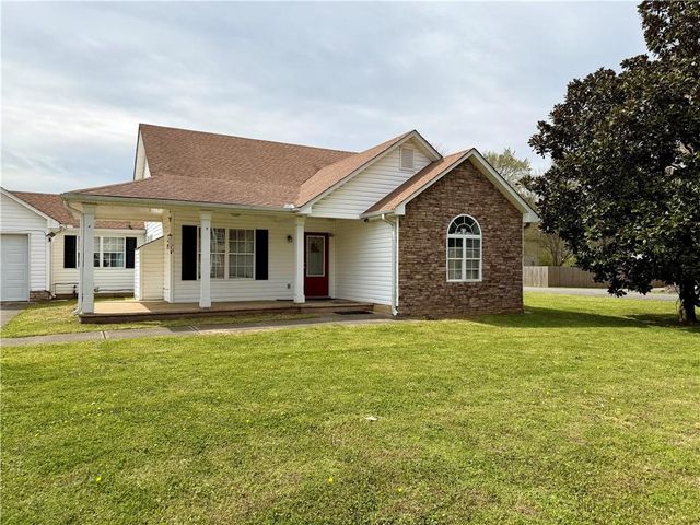 12 Greenhouse Drive SE, Cartersville, GA 30120