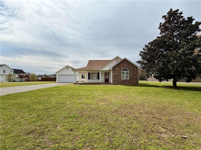 12 Greenhouse Drive SE, Cartersville, GA 30120