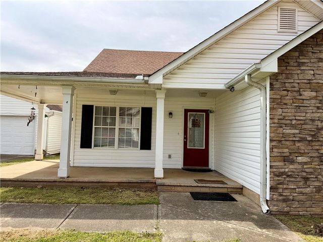 12 Greenhouse Drive SE, Cartersville, GA 30120