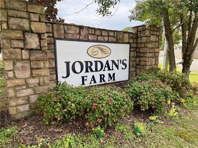 12 Greenhouse Drive SE, Cartersville, GA 30120