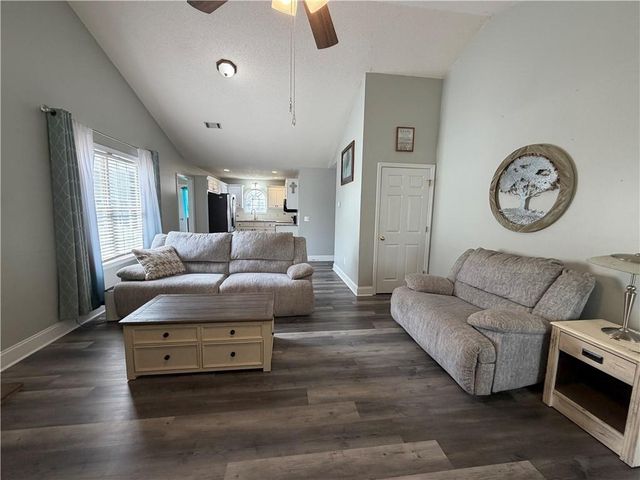 12 Greenhouse Drive SE, Cartersville, GA 30120