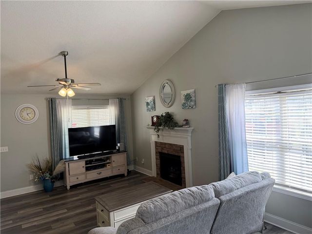 12 Greenhouse Drive SE, Cartersville, GA 30120