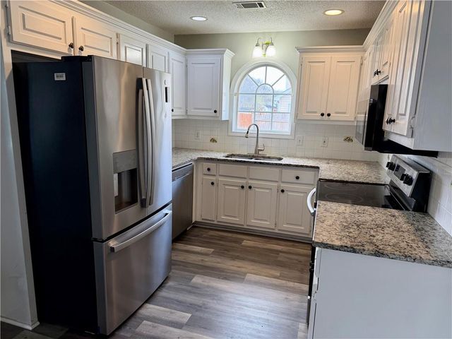 12 Greenhouse Drive SE, Cartersville, GA 30120