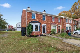1831 Hearthside CT, Chesapeake, VA 23325