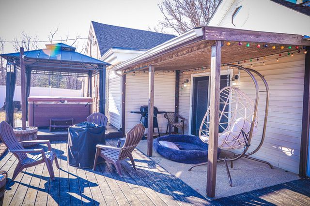 11 TWO WOOD LN, Staunton, VA 24401