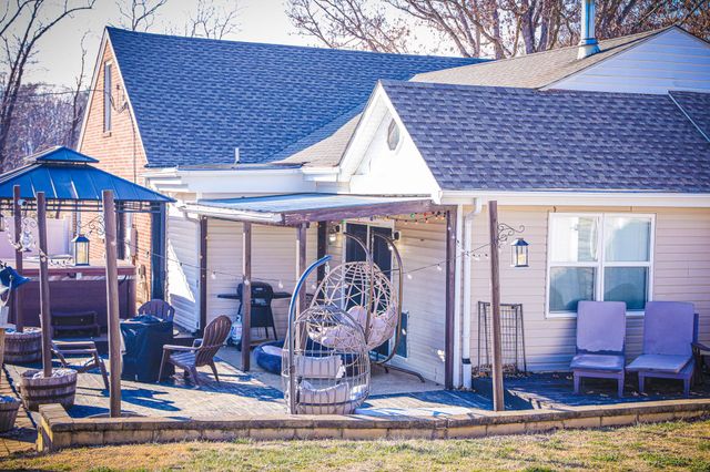 11 TWO WOOD LN, Staunton, VA 24401