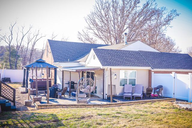 11 TWO WOOD LN, Staunton, VA 24401