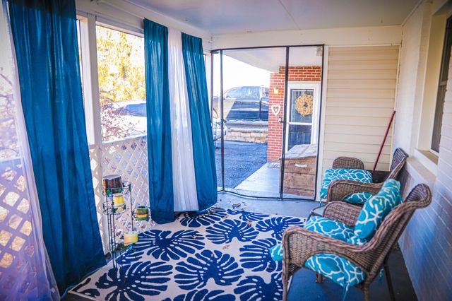 11 TWO WOOD LN, Staunton, VA 24401