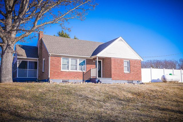 11 TWO WOOD LN, Staunton, VA 24401