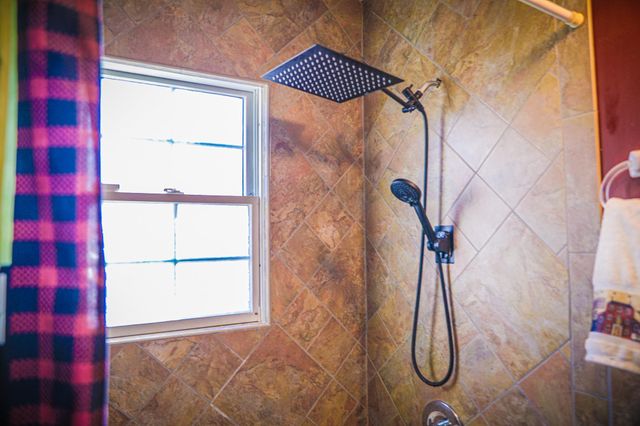 11 TWO WOOD LN, Staunton, VA 24401