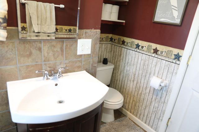 11 TWO WOOD LN, Staunton, VA 24401