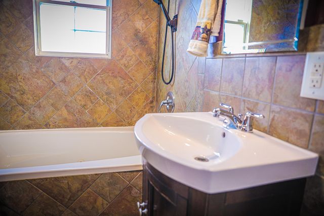 11 TWO WOOD LN, Staunton, VA 24401