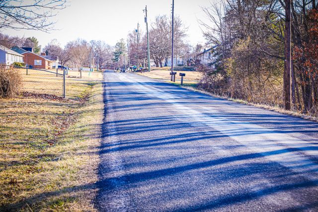 11 TWO WOOD LN, Staunton, VA 24401