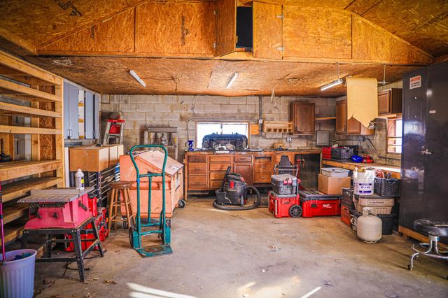 11 TWO WOOD LN, Staunton, VA 24401