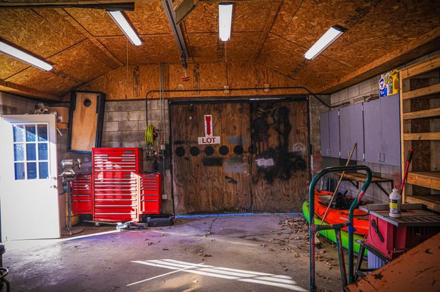 11 TWO WOOD LN, Staunton, VA 24401