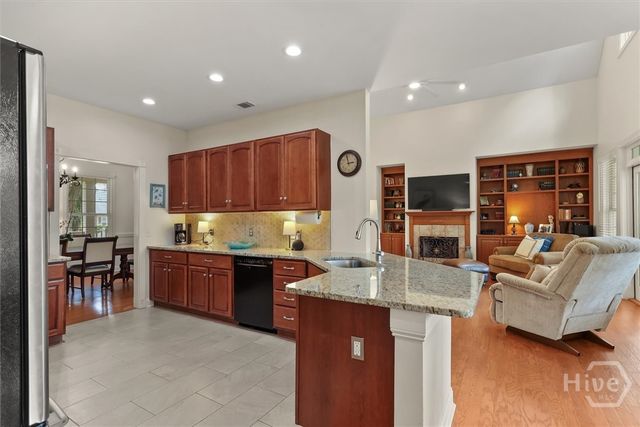 203 Cypress Lakes Drive, Bloomingdale, GA 31302