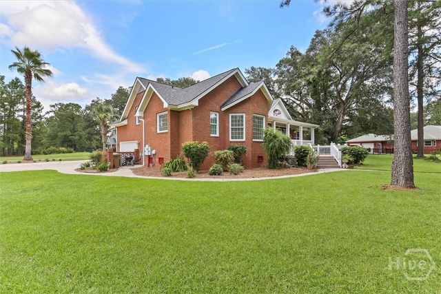 203 Cypress Lakes Drive, Bloomingdale, GA 31302