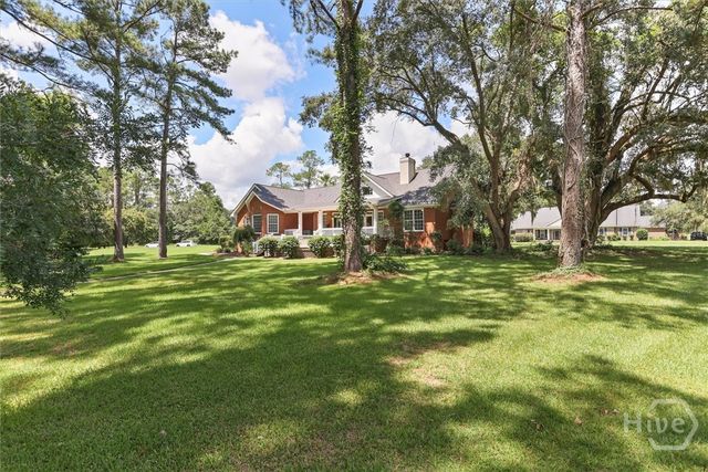 203 Cypress Lakes Drive, Bloomingdale, GA 31302