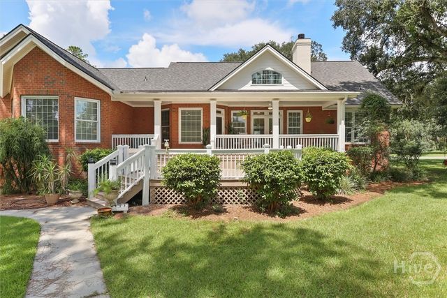 203 Cypress Lakes Drive, Bloomingdale, GA 31302