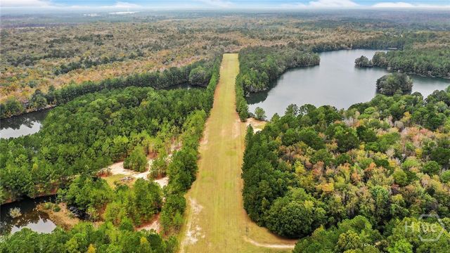 203 Cypress Lakes Drive, Bloomingdale, GA 31302