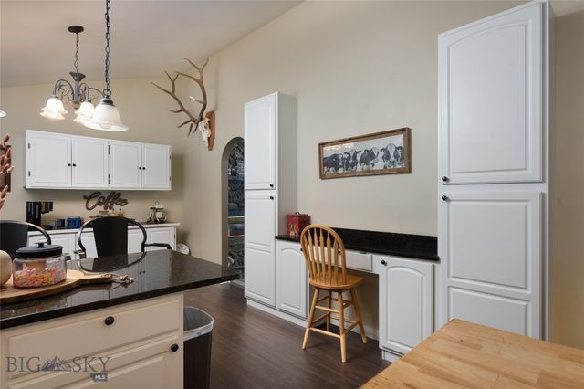 2521 Weaver Lane, Belgrade, MT 59714