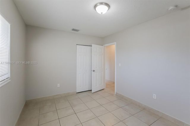 1231 NE 214th St, Miami, FL 33179