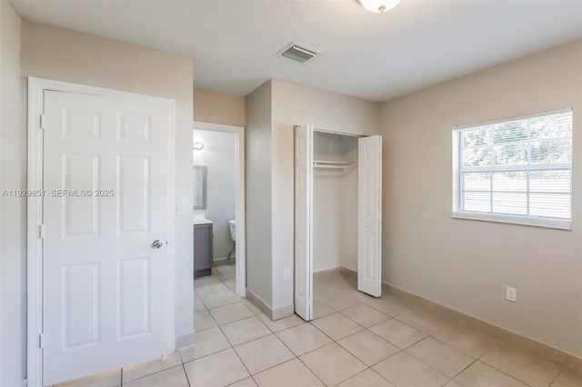 1231 NE 214th St, Miami, FL 33179