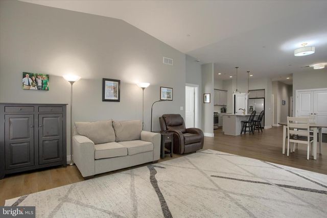 736 AURORA DR, Mechanicsburg, PA 17055